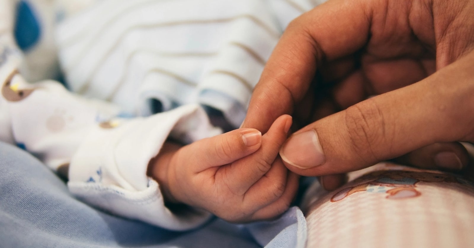 Cara memijat bayi dengan lembut