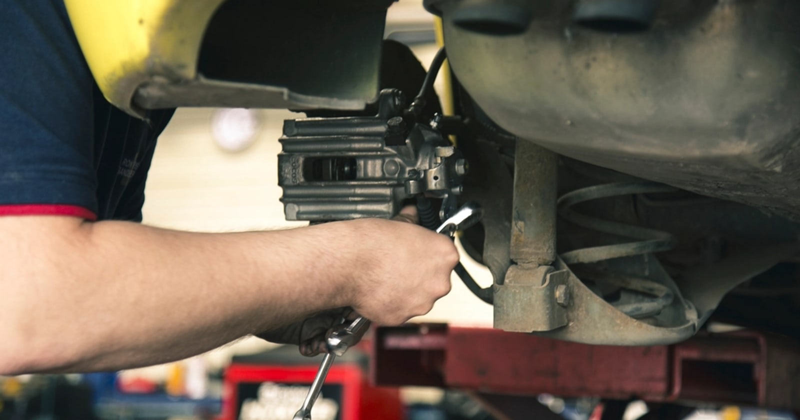 Cara mengganti kampas rem motor